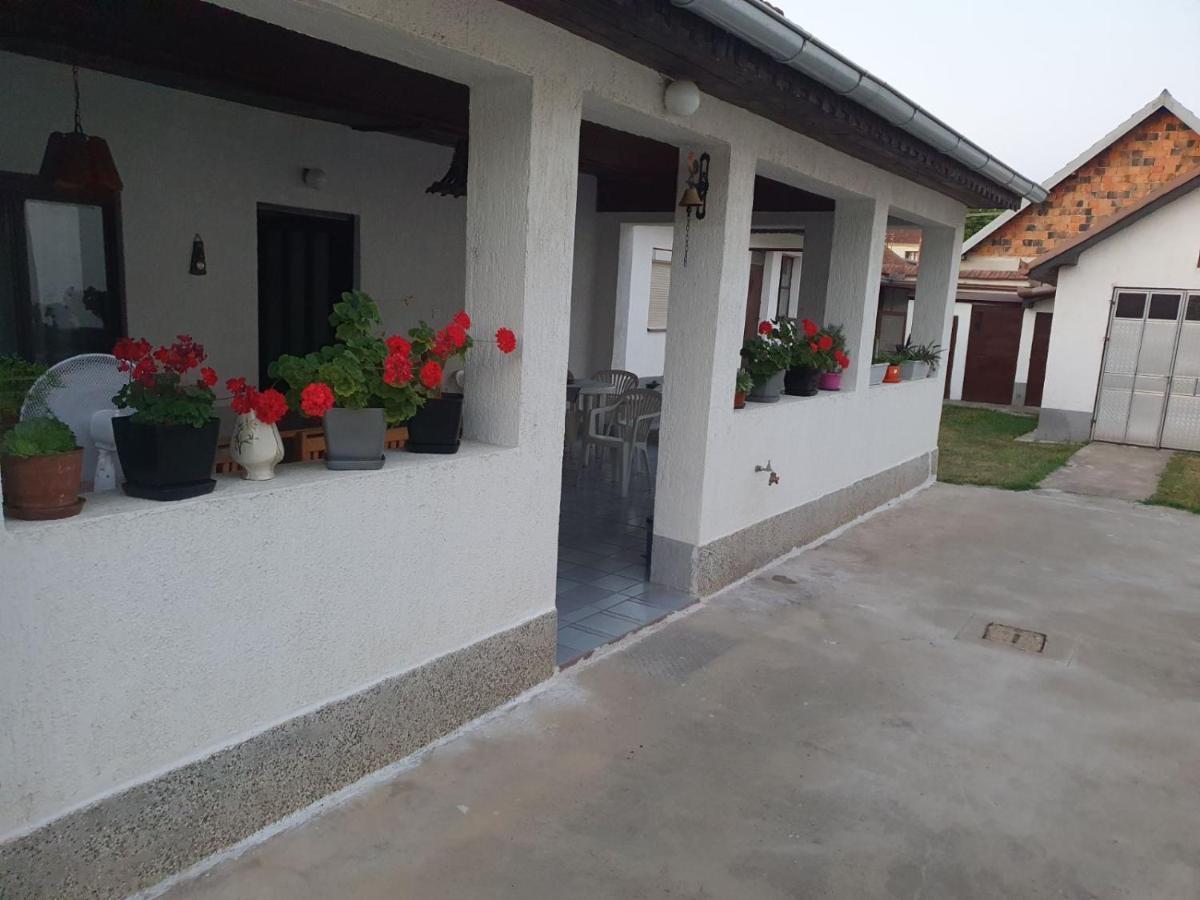 Royal Rose Smestaj Bela Crkva  Exterior foto